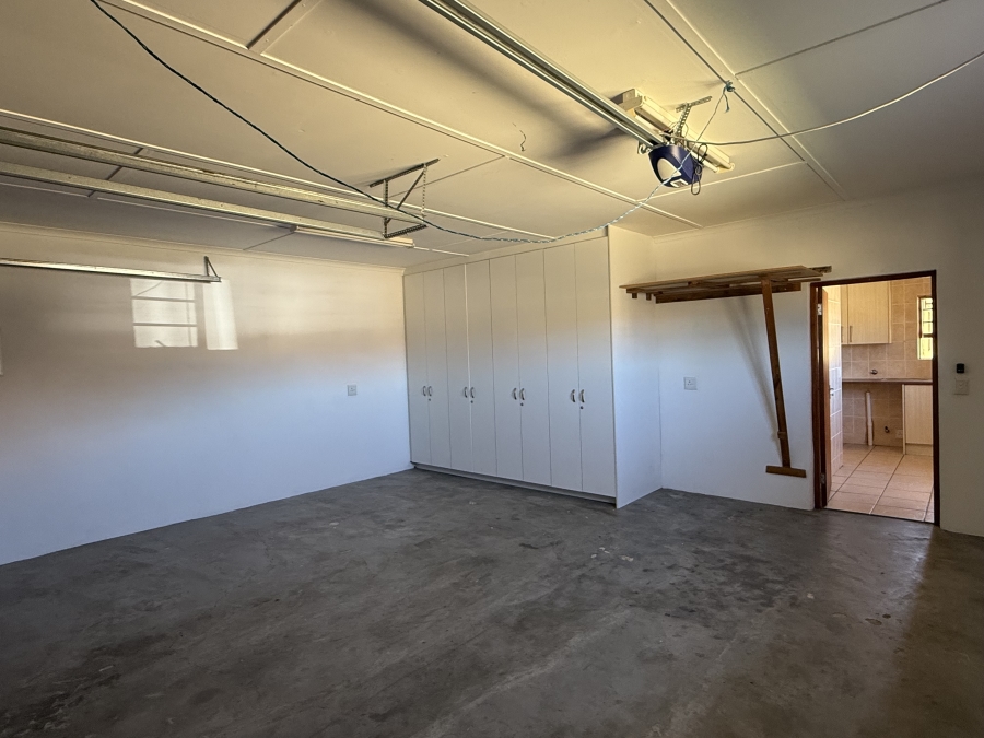 3 Bedroom Property for Sale in Sandbaai Western Cape